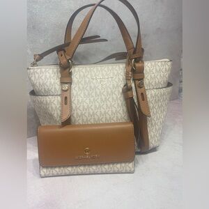 Michael Kors Sullivan TZ Crossbody & Wallet Set MK Signature Logo Vanilla/Acorn